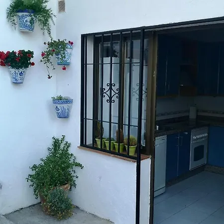House In A Cove 빌라