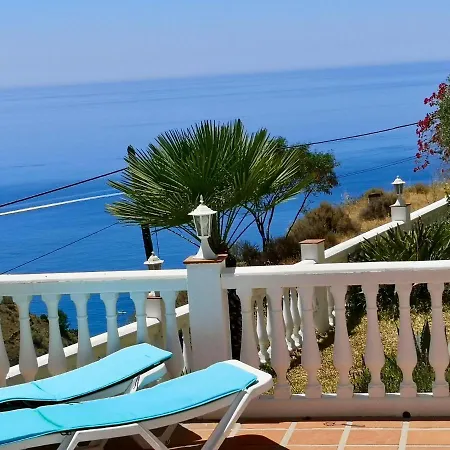 House In A Cove Villa *