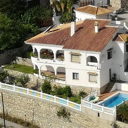 House In A Cove Villa *